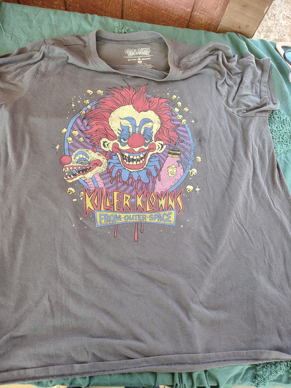 Killer Klowns From Outer Space Graphic Tee - Gray XL